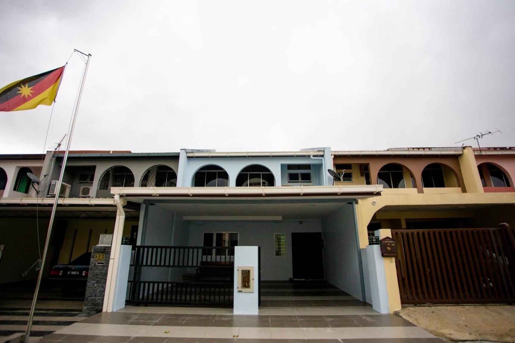 Hom2Rex Kuching Homestay Taman Timberland المظهر الخارجي الصورة