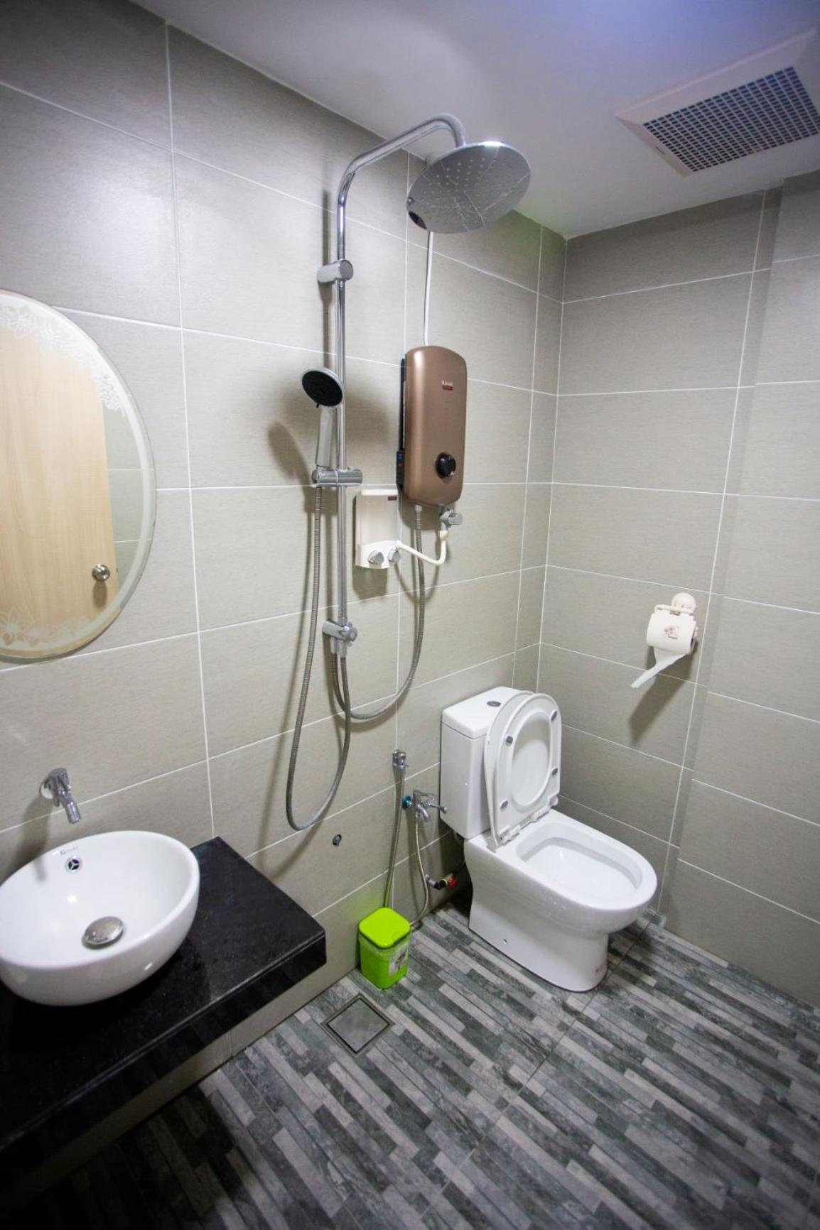 Hom2Rex Kuching Homestay Taman Timberland المظهر الخارجي الصورة