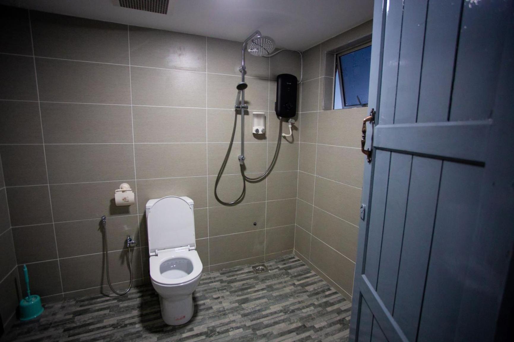 Hom2Rex Kuching Homestay Taman Timberland المظهر الخارجي الصورة